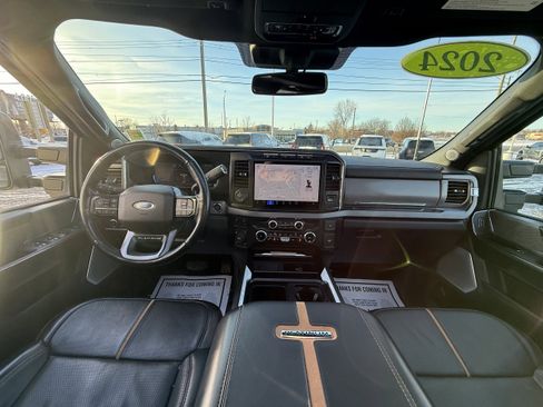 Used 2024 Ford F250 Platinum w/ Tremor Off-Road Package image 18