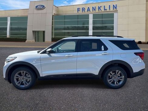 New 2026 Ford Explorer Active AWD/4WD image 4