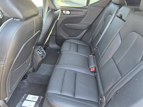 Used 2023 Volvo XC40 B5 Core w/ Climate Package AWD/4WD image 12