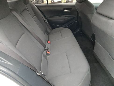 Used 2021 Toyota Corolla LE image 26