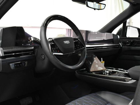 New 2025 Cadillac Escalade IQ Luxury 1 w/ LPO, Radiant Package image 5