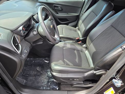 Used 2022 Chevrolet Trax LT w/ LT Convenience Package AWD/4WD image 10