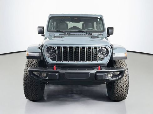 Used 2025 Jeep Wrangler Unlimited Rubicon AWD/4WD image 2