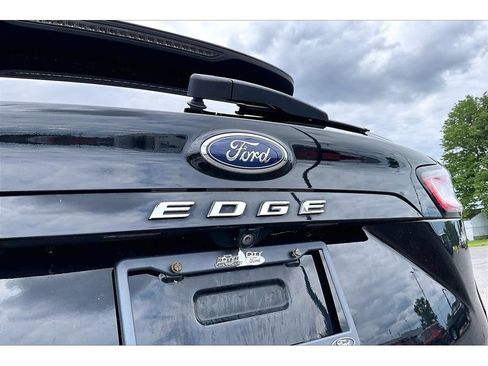 Used 2021 Ford Edge ST-Line w/ Class II Trailer Tow Package AWD/4WD image 35