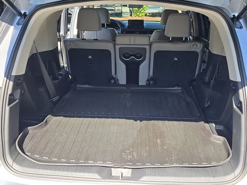 Used 2025 Honda Pilot EX-L image 13
