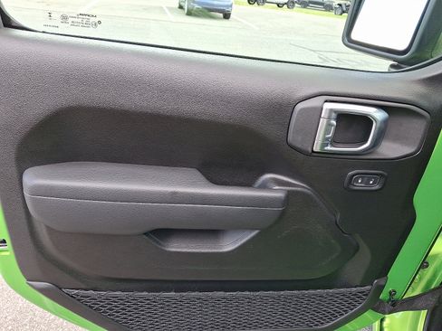 Used 2025 Jeep Wrangler Sport image 12