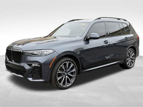 Used 2022 BMW X7 xDrive40i w/ M Sport Package image 3