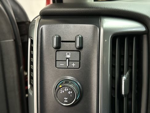 Used 2015 Chevrolet Silverado 2500 LT w/ LT Convenience Package AWD/4WD image 34