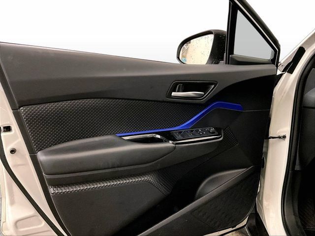 Used 2021 Toyota C-HR XLE FWD image 22