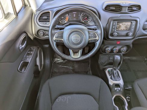 Used 2017 Jeep Renegade Latitude image 16