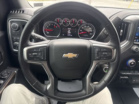 Used 2022 Chevrolet Silverado 2500 LT w/ Convenience Package image 16