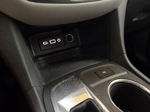 Used 2023 Chevrolet Equinox LT w/ Driver Convenience Package FWD image 39