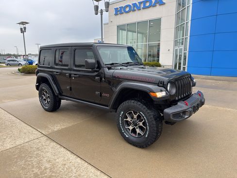 Used 2018 Jeep Wrangler Unlimited Rubicon AWD/4WD image 3