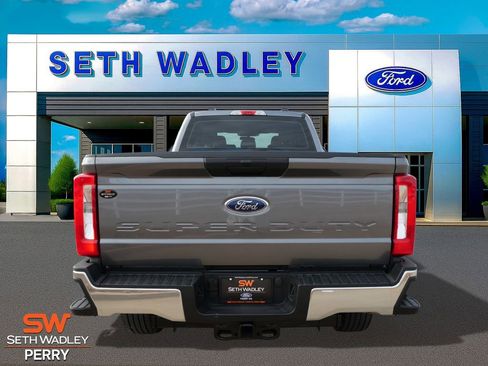 Used 2025 Ford F250 XL w/ FX4 Off-Road Package image 5