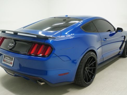 Used 2017 Ford Mustang GT Premium w/ Equipment Group 401A RWD image 4