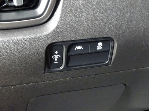 Used 2022 Kia Sorento LX image 20