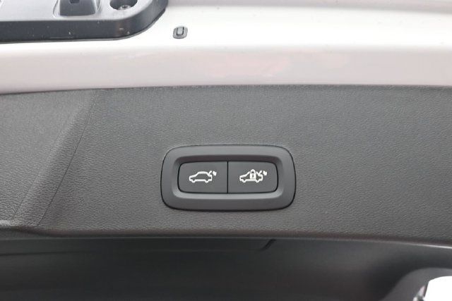 New 2026 Volvo XC40 B5 Plus w/ Climate Package AWD/4WD image 30