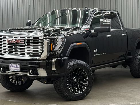 Used 2025 GMC Sierra 2500 Denali w/ Denali Reserve Package AWD/4WD image 1