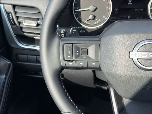 Used 2026 Nissan Rogue SV FWD image 18