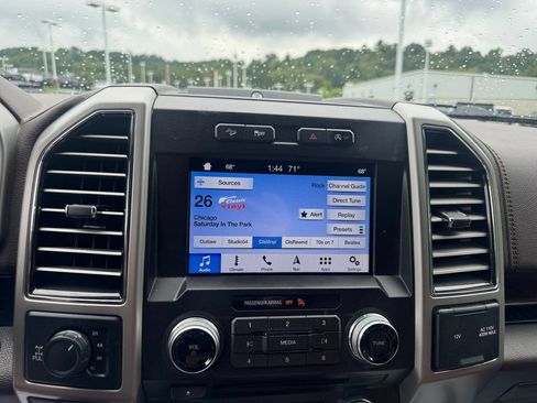 Used 2018 Ford F150 King Ranch w/ Equipment Group 601A Luxury AWD/4WD image 17