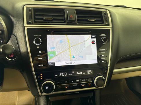 Used 2018 Subaru Outback 2.5i Limited image 18