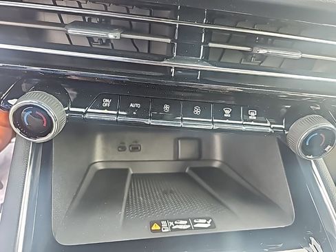 New 2026 Chevrolet Traverse LT image 19