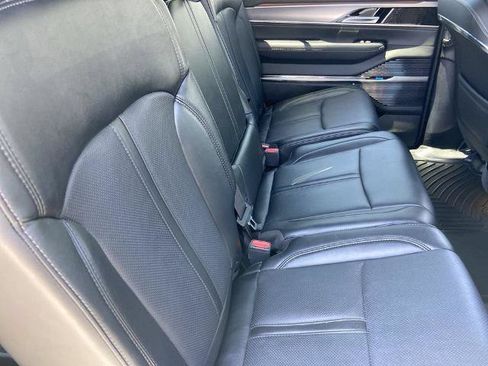 Used 2023 Jeep Grand Wagoneer 4WD w/ Flexible Seating Group image 24