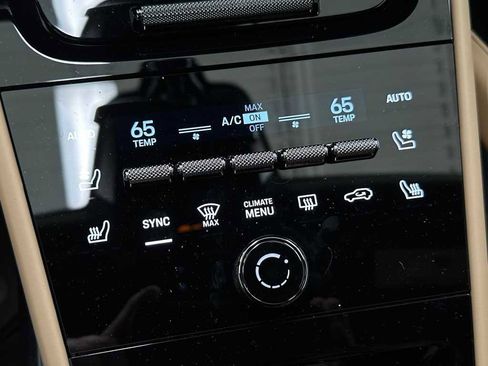 Used 2025 Porsche Cayenne GTS image 30