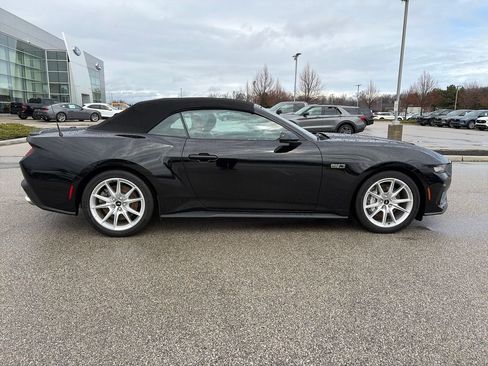 Used 2025 Ford Mustang GT Premium image 9