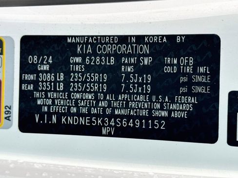 Certified 2025 Kia Carnival SX w/ SX Dark Edition Package FWD image 37