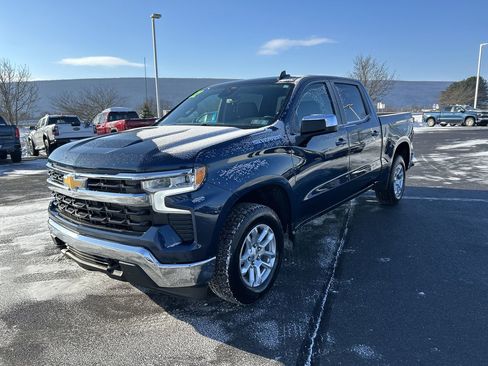 Used 2022 Chevrolet Silverado 1500 LT image 3