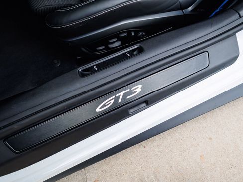 Used 2022 Porsche 911 GT3 RWD image 45
