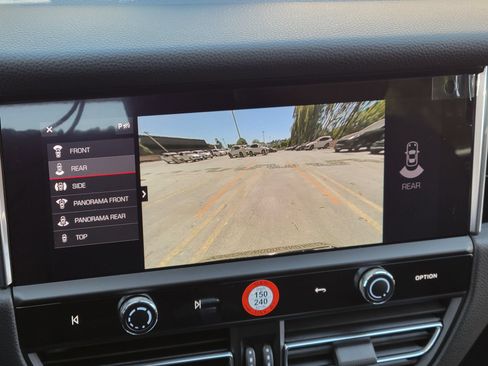New 2026 Porsche Macan AWD/4WD image 17