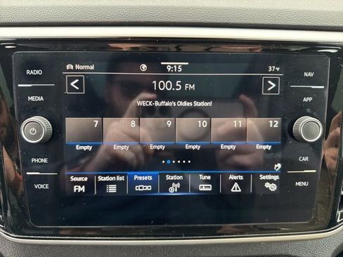 Used 2023 Volkswagen Atlas Cross Sport SEL R-Line AWD/4WD image 16