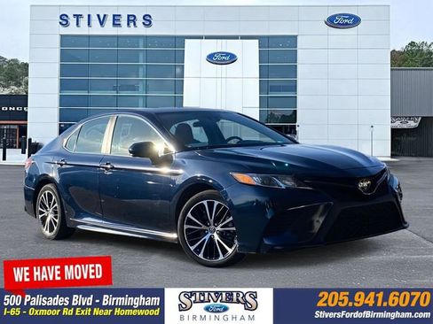 Used 2019 Toyota Camry SE image 1