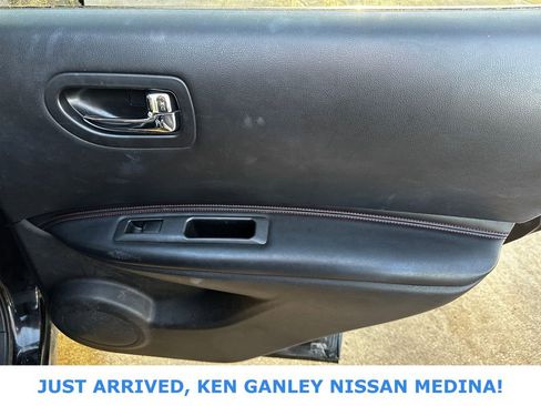 Used 2012 Nissan Rogue SL image 20