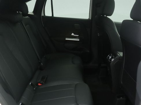 New 2026 Mercedes-Benz GLA 250 image 8