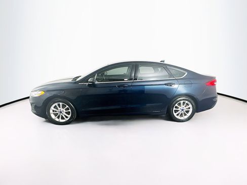 Used 2020 Ford Fusion SE FWD image 4