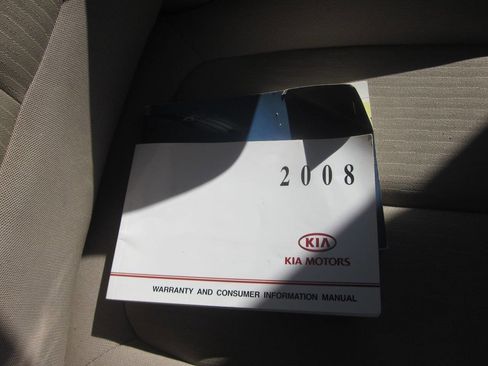 Used 2008 Kia Rondo LX w/ Convenience Pkg image 15