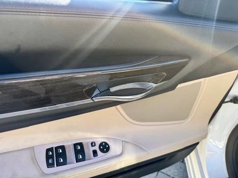 Used 2012 BMW 740Li image 43