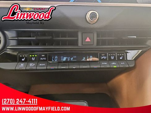 Used 2025 Toyota Crown Signia w/ Advanced Technology Package AWD/4WD image 25