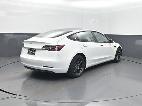 Used 2022 Tesla Model 3 Standard Range RWD image 31
