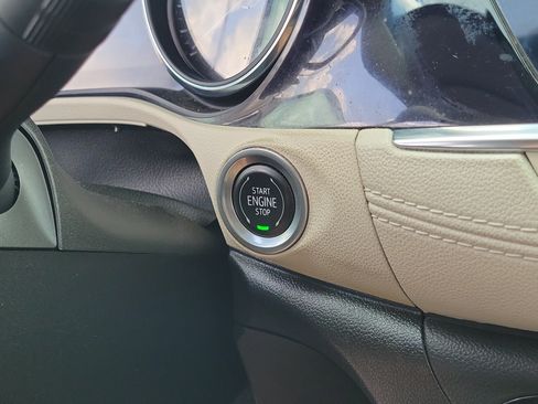 Used 2021 Buick Encore GX Select FWD image 30