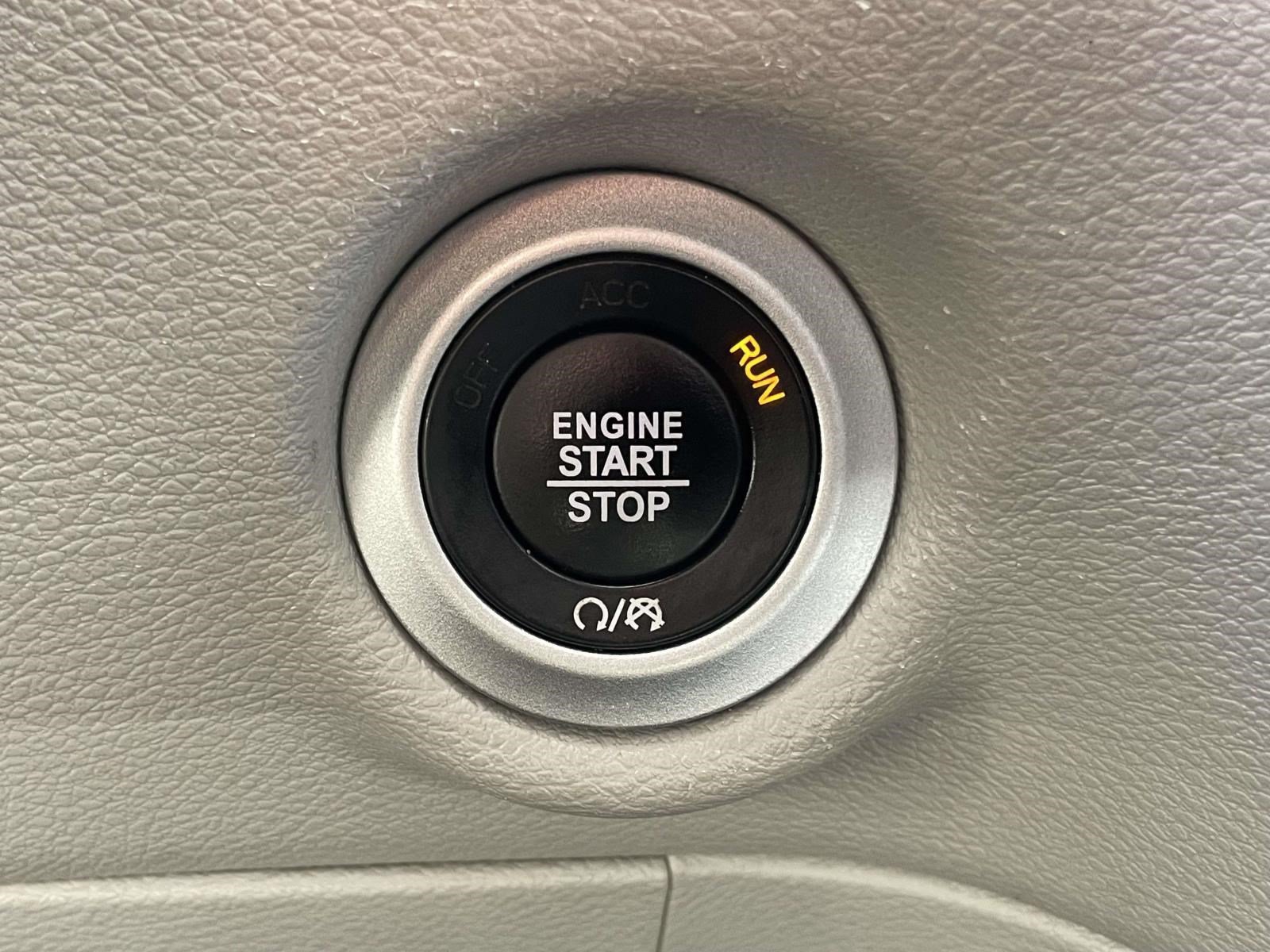 Used 2024 Chrysler Pacifica Touring-L FWD image 24