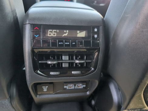 Used 2023 Jeep Grand Cherokee L Laredo w/ Luxury Tech Group I AWD/4WD image 33