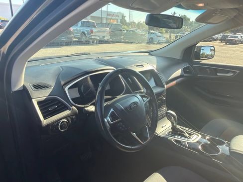 Used 2018 Ford Edge SEL w/ Equipment Group 201A FWD image 9