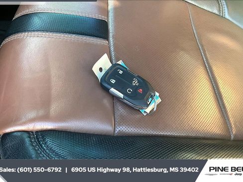 Used 2022 Chevrolet Silverado 2500 High Country w/ Safety Package II image 9