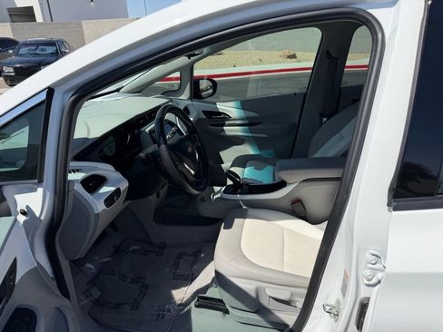 Used 2019 Chevrolet Bolt Premier w/ Infotainment Package FWD image 11