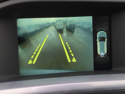 Used 2017 Volvo V60 T5 Premier w/ Convenience Package image 29