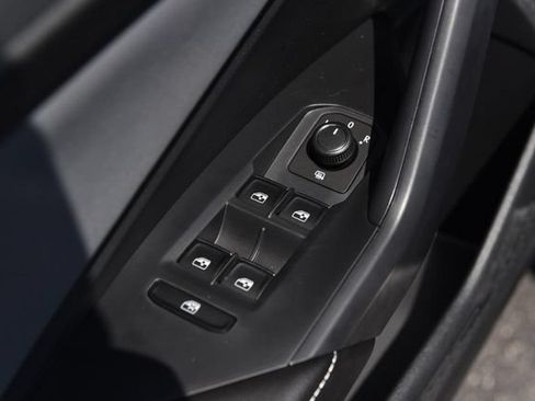 New 2026 Volkswagen Jetta SE FWD image 8